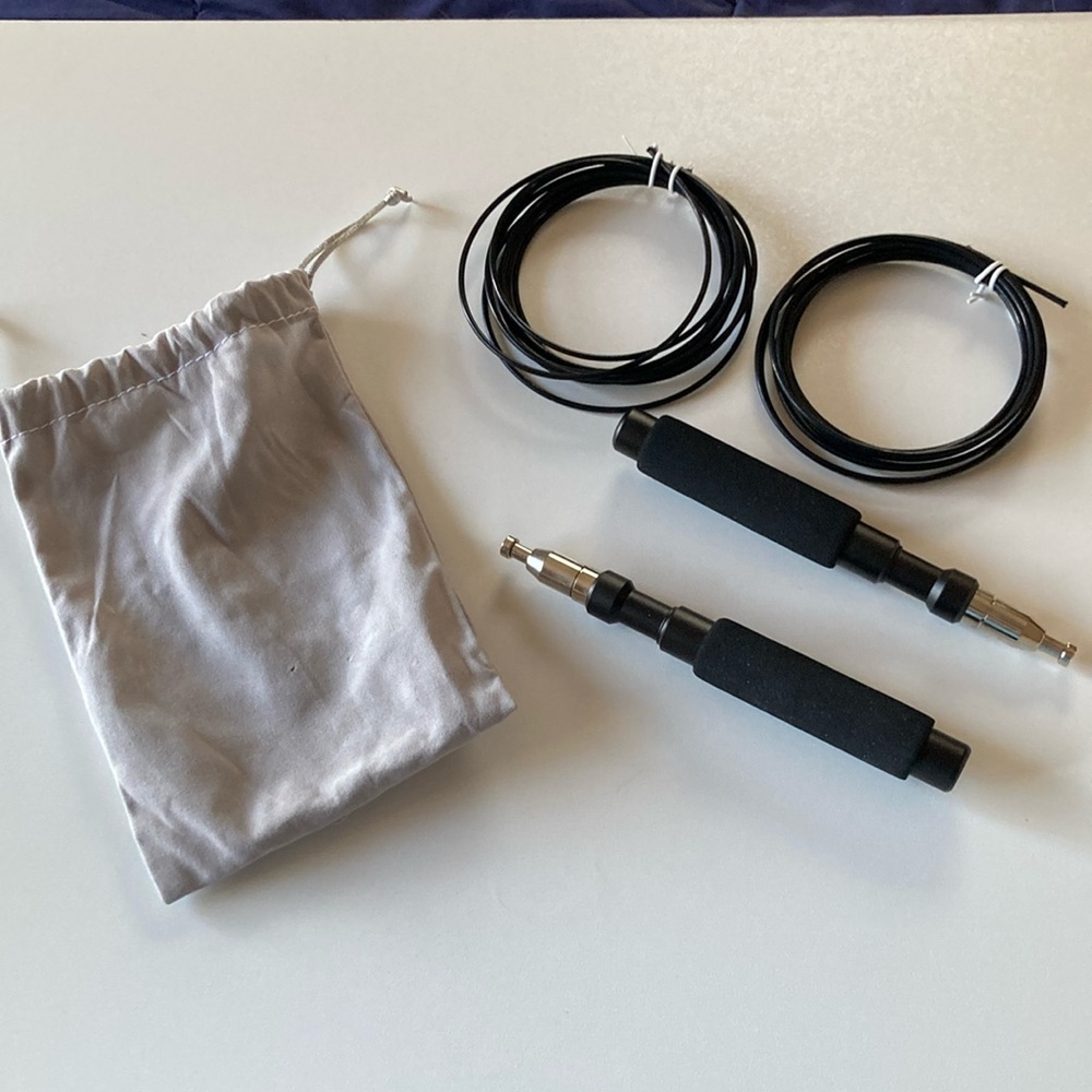 Exercise jump rope black